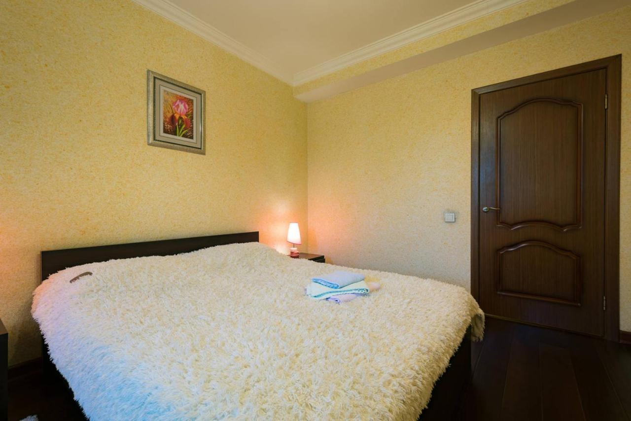Nadezhda Apartments In Touristic Area, On The Dostyk Avenue 89 Almaty Esterno foto