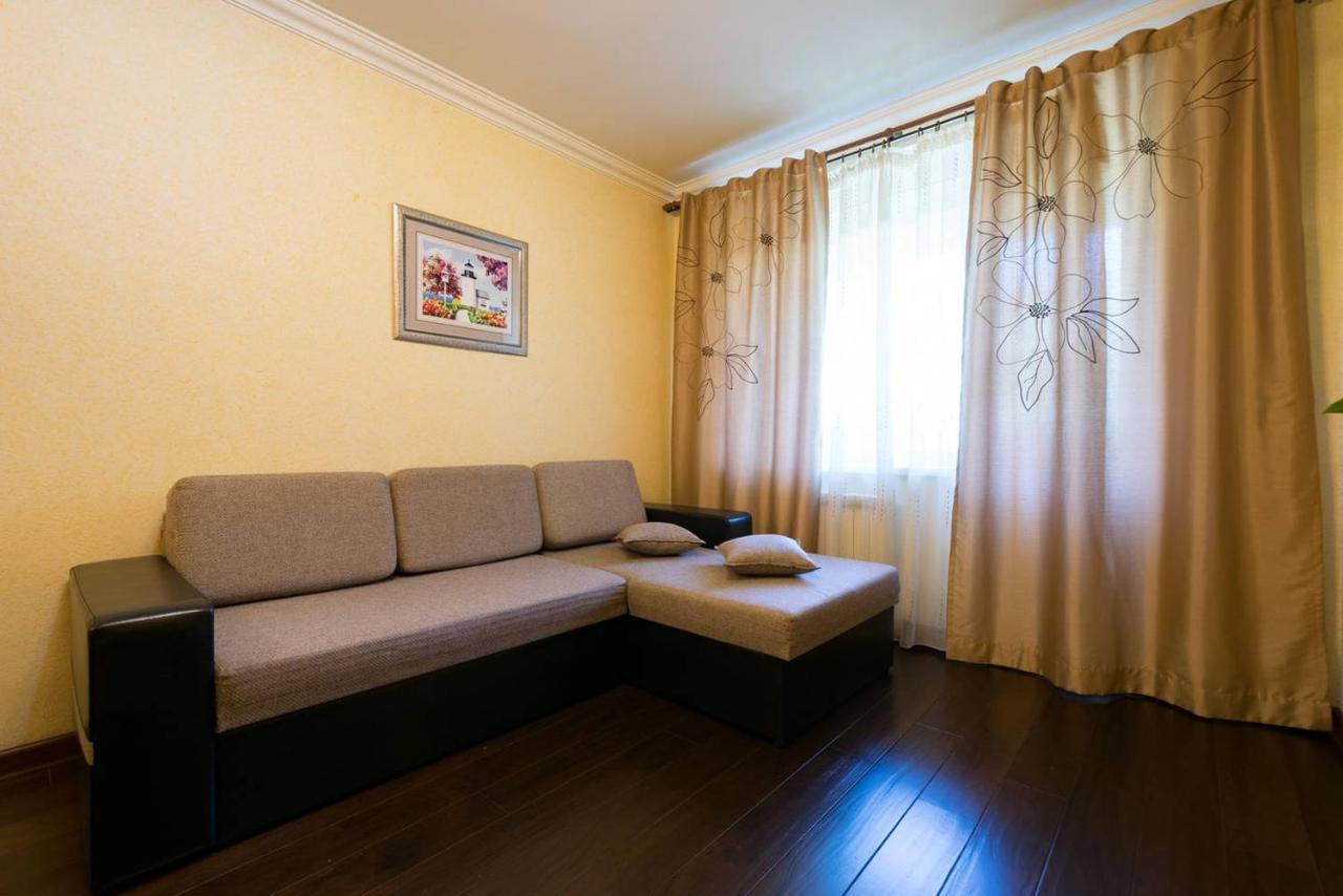 Nadezhda Apartments In Touristic Area, On The Dostyk Avenue 89 Almaty Esterno foto