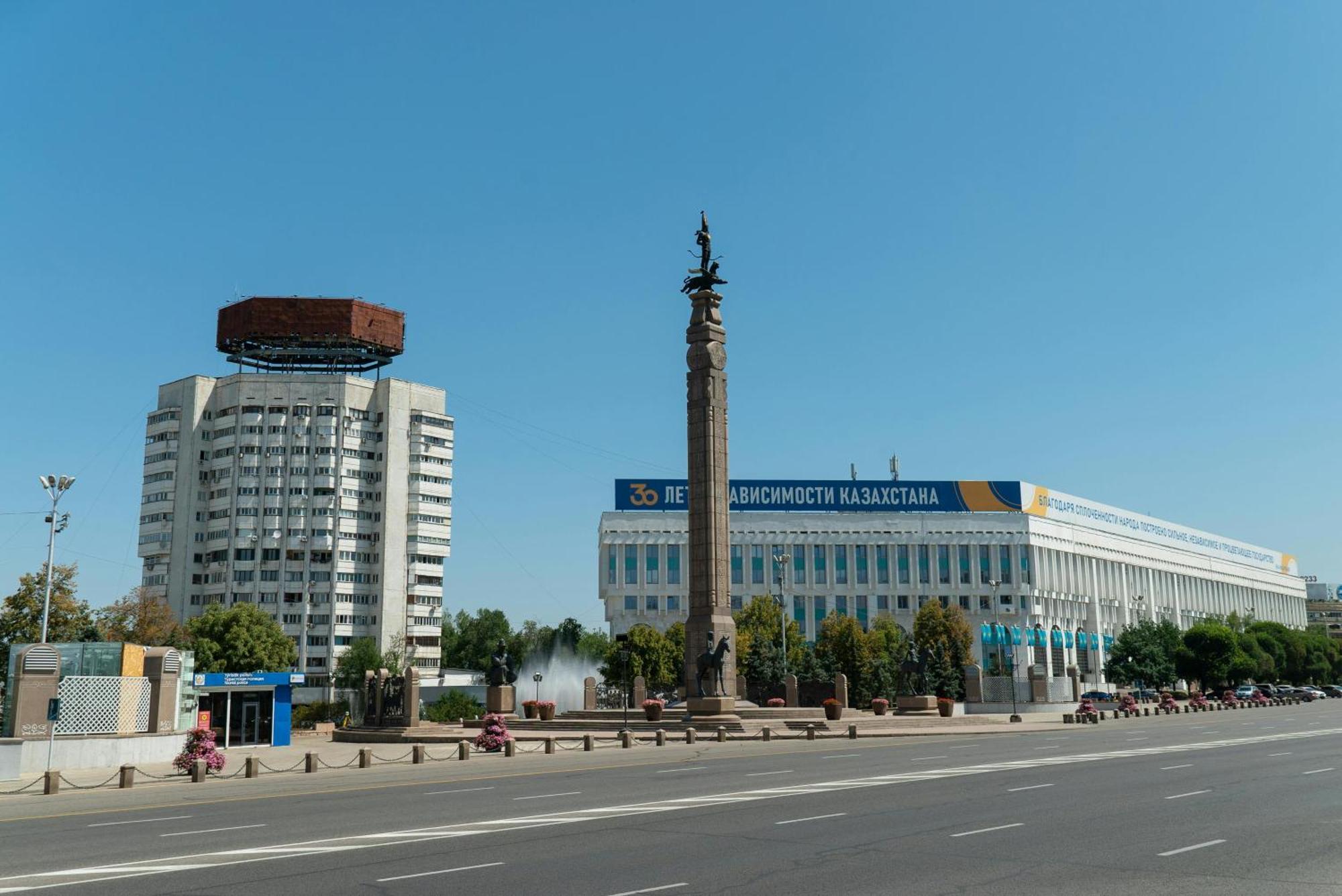 Nadezhda Apartments In Touristic Area, On The Dostyk Avenue 89 Almaty Esterno foto