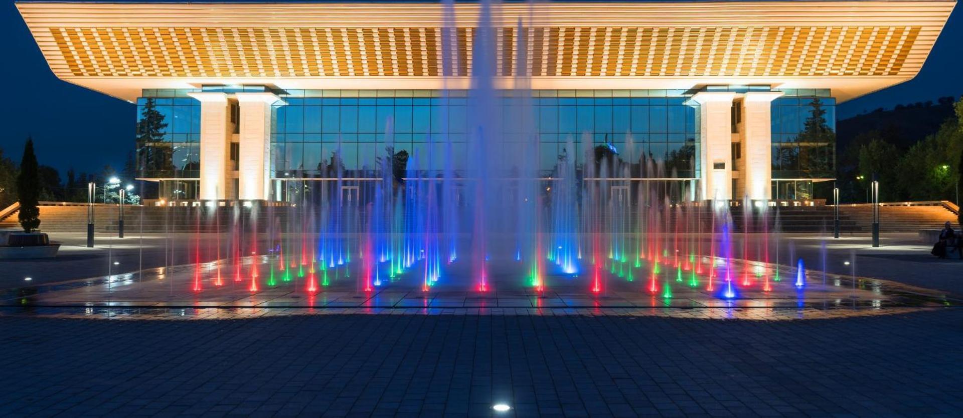 Nadezhda Apartments In Touristic Area, On The Dostyk Avenue 89 Almaty Esterno foto